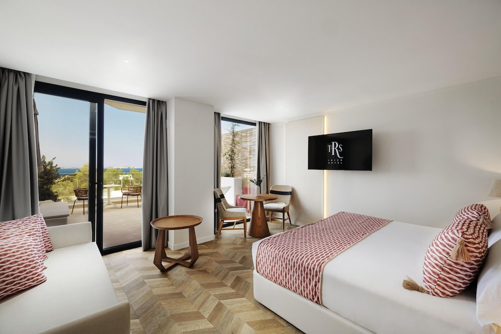 Junior Suite, Terrace (Signature Level, Jacuzzi) - Club Access Included