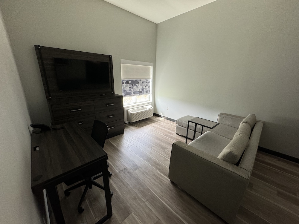 Deluxe Room, 1 King Bed, Non Smoking photo 2