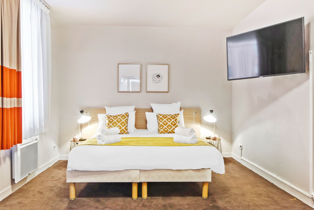 Standard Apartment - Photo 2