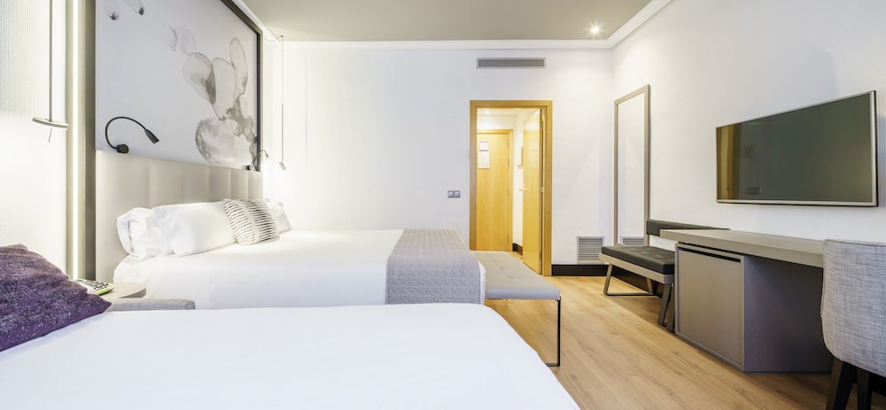 Premium Triple Room - Photo 2