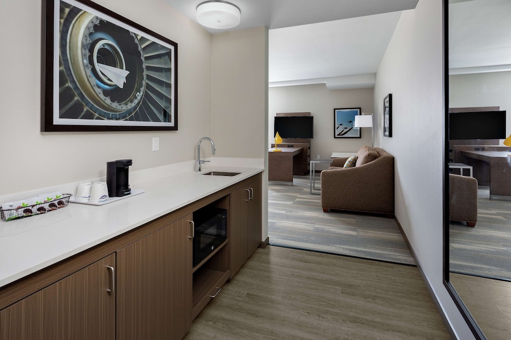 Suite, 1 King Bed, Accessible (Roll-In Shower, Hearing & Mobility) thumbnail 6