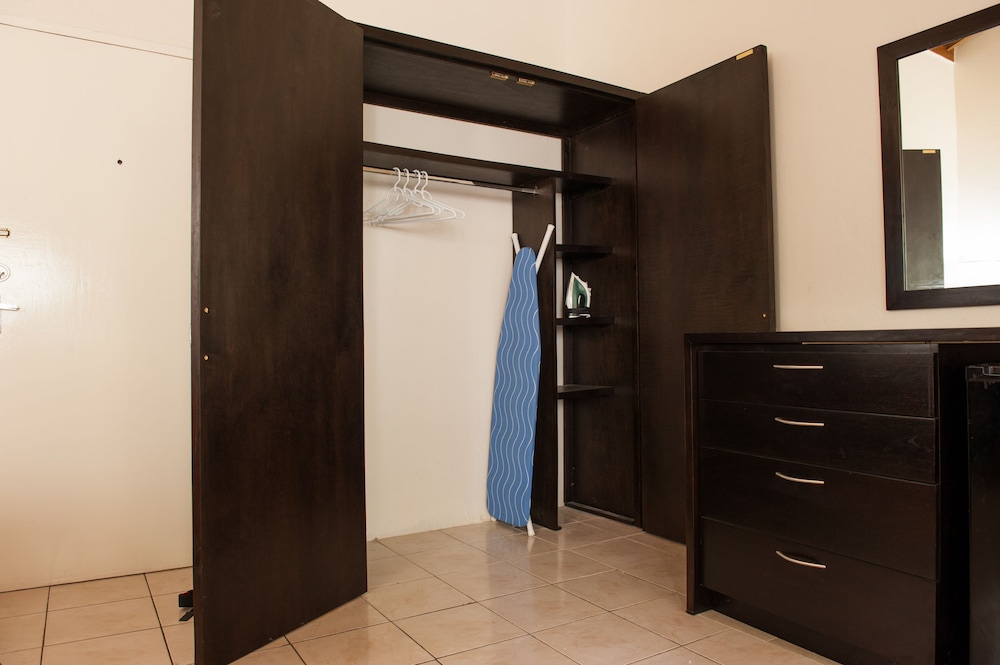 Premium Room, 2 Queen Beds, Refrigerator photo 2