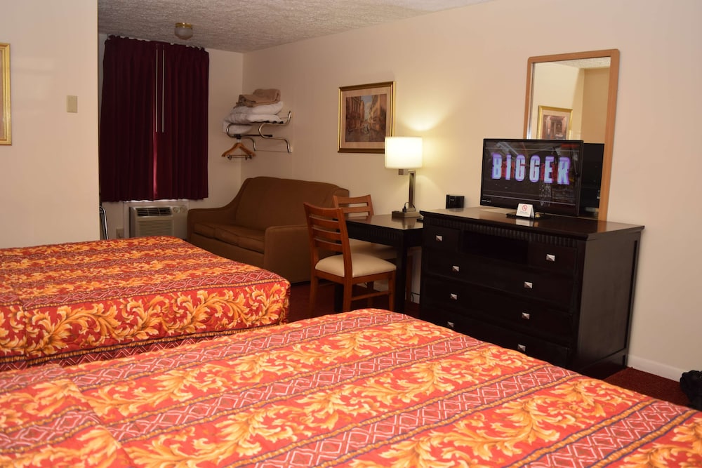 Deluxe Room, 2 Queen Beds, Bathtub photo 3