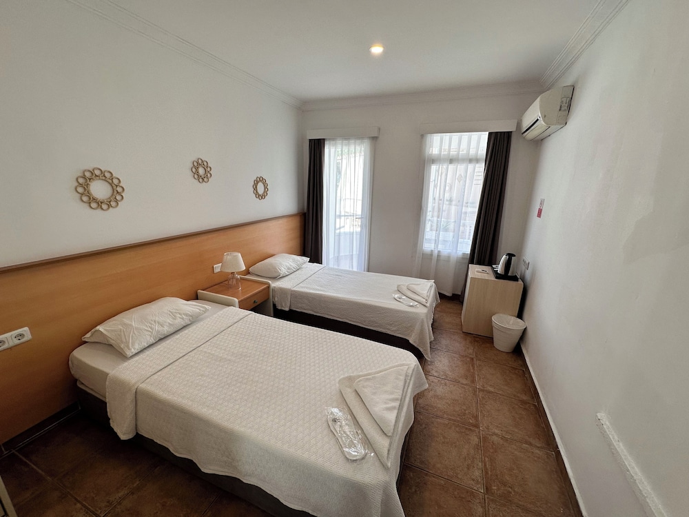 Basic Twin Room photo 1