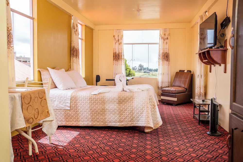 Studio Suite, 1 King Bed, Private Bathroom photo 1