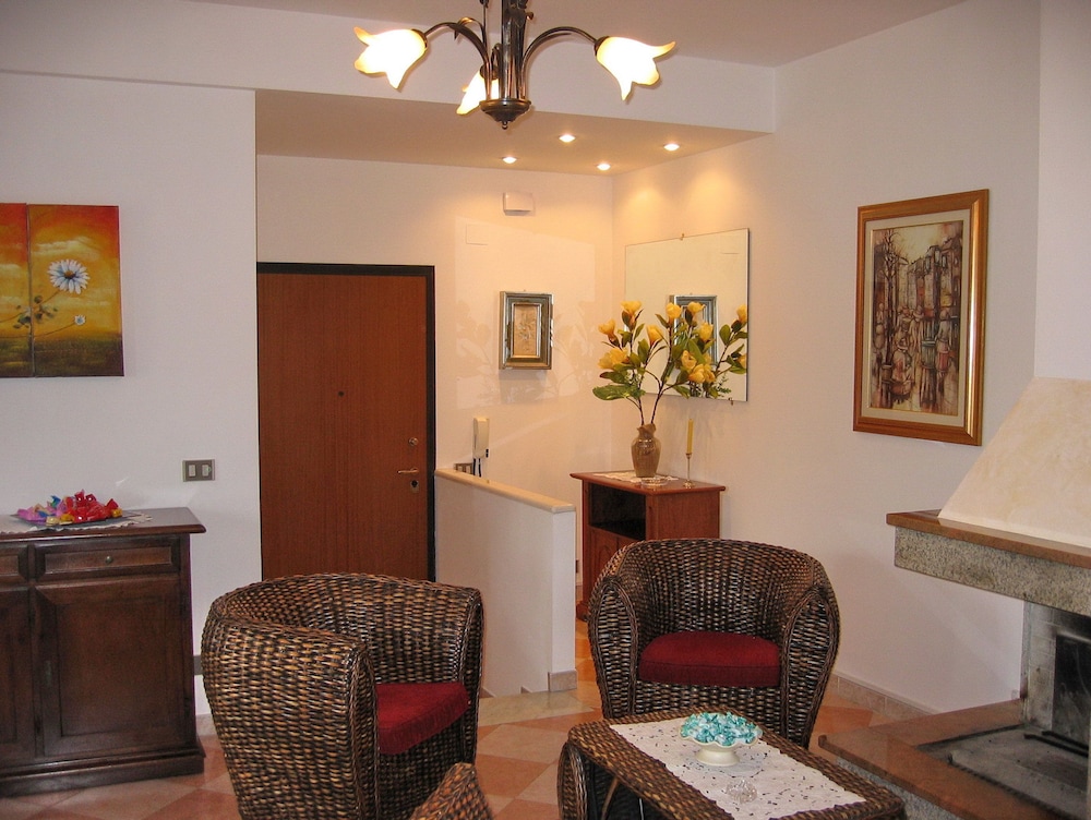 Suite, 2 Bedrooms photo 2