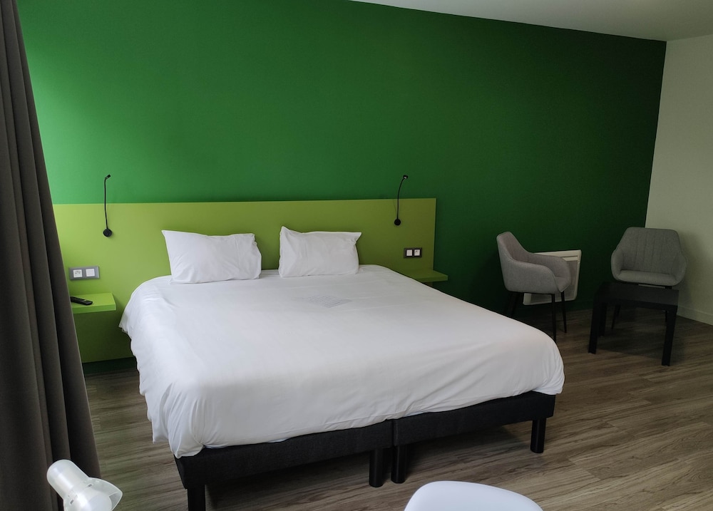 Studio, 1 Queen Bed, Terrace photo 3