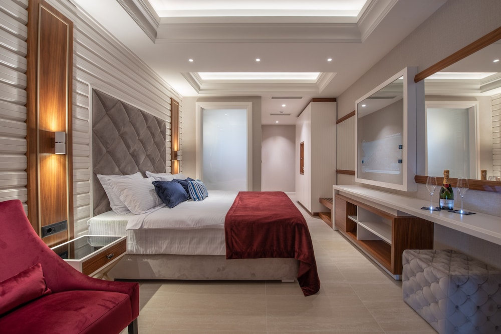 Superior Double Room, 1 Queen Bed, Sea View, Sea Facing
