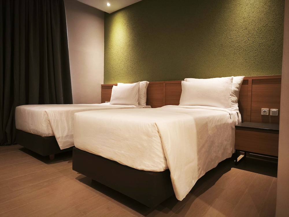 Deluxe Twin Room, City View