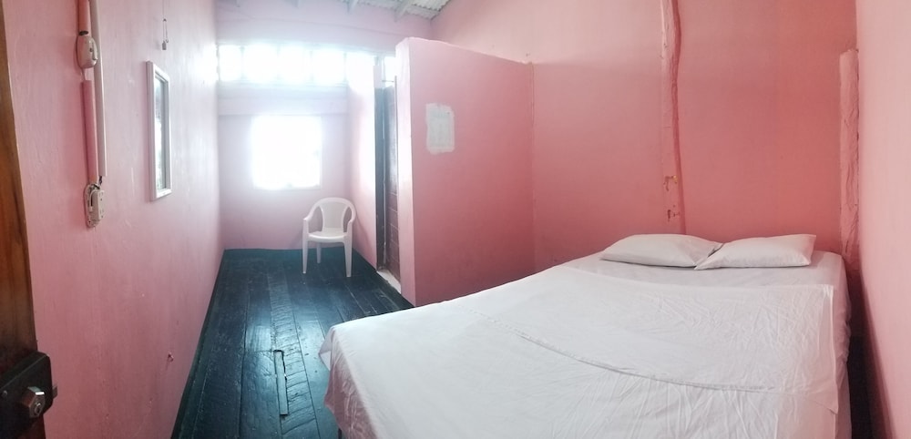 Basic Double Room, 1 Queen Bed, Private Bathroom photo 1