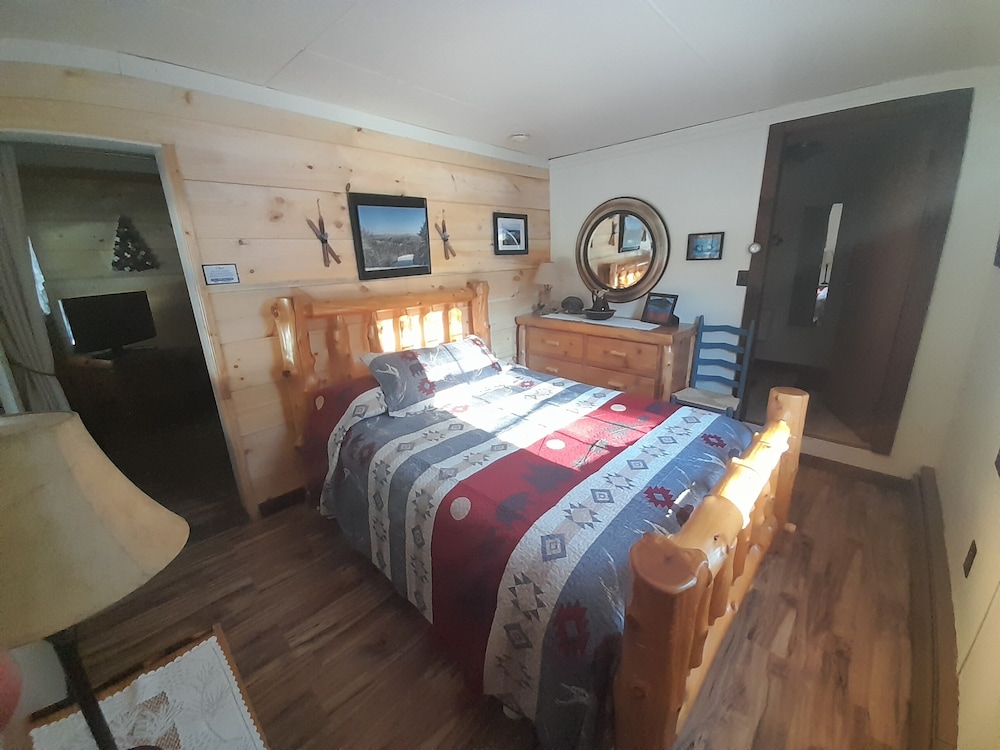 Cabin 1 Unit 2 photo 1