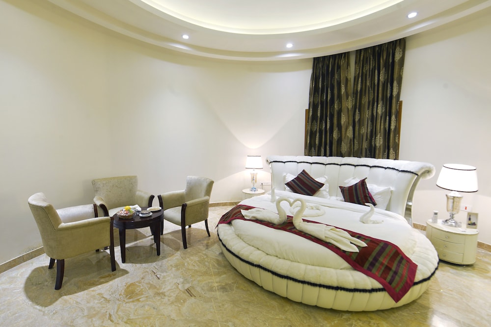 Deluxe Suite photo 1