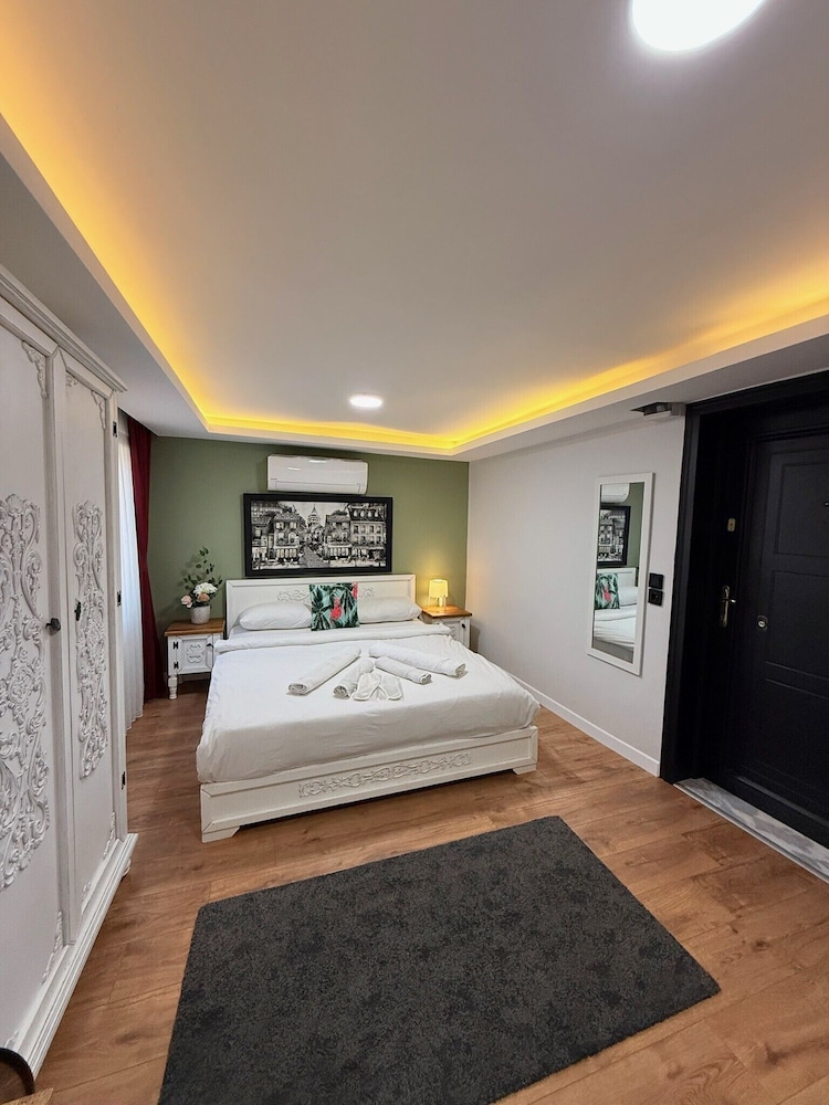 Luxury Studio Suite photo 2