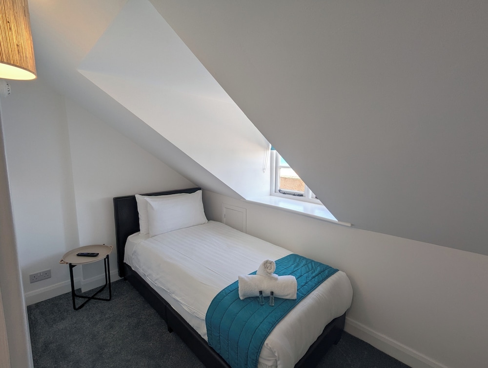 Attic Triple, Sea View - Photo 2