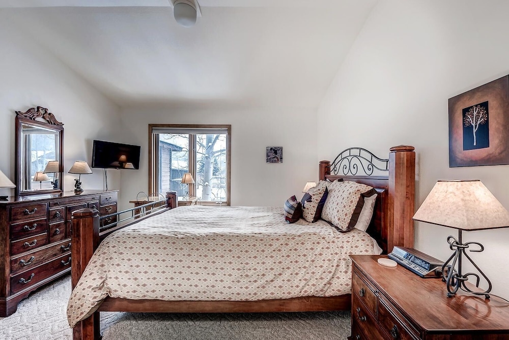 Townhome, 3 Bedrooms photo 2