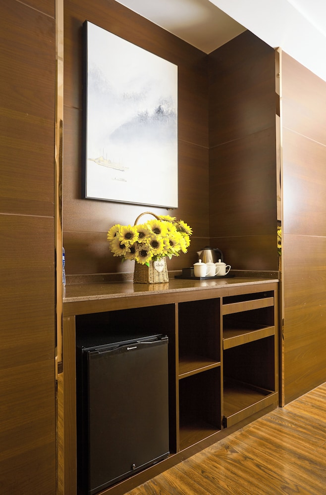 Signature Triple Room photo 2