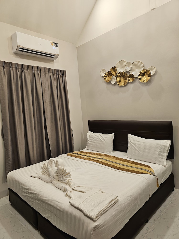 Deluxe Triple Room - Photo 8