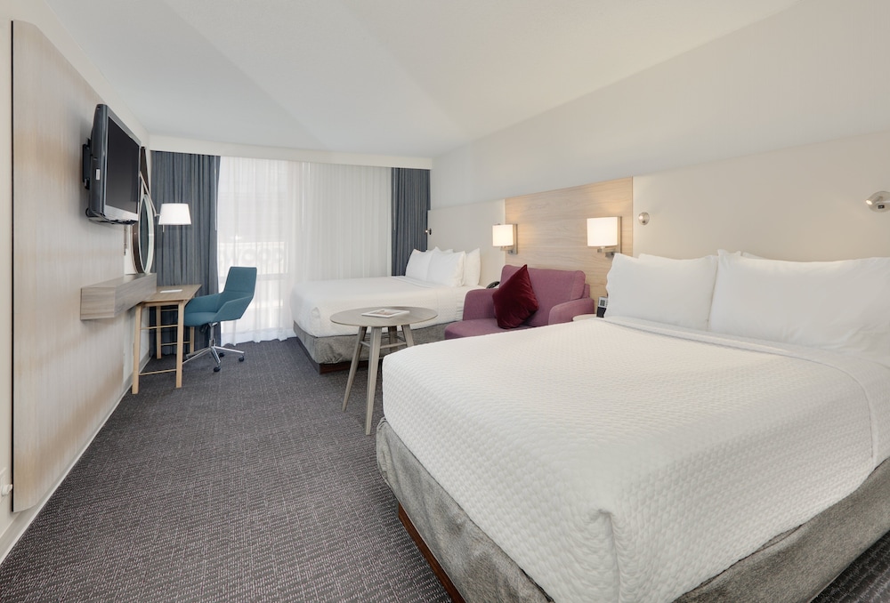 Premium Room, 1 King Bed, City View - Photo 4