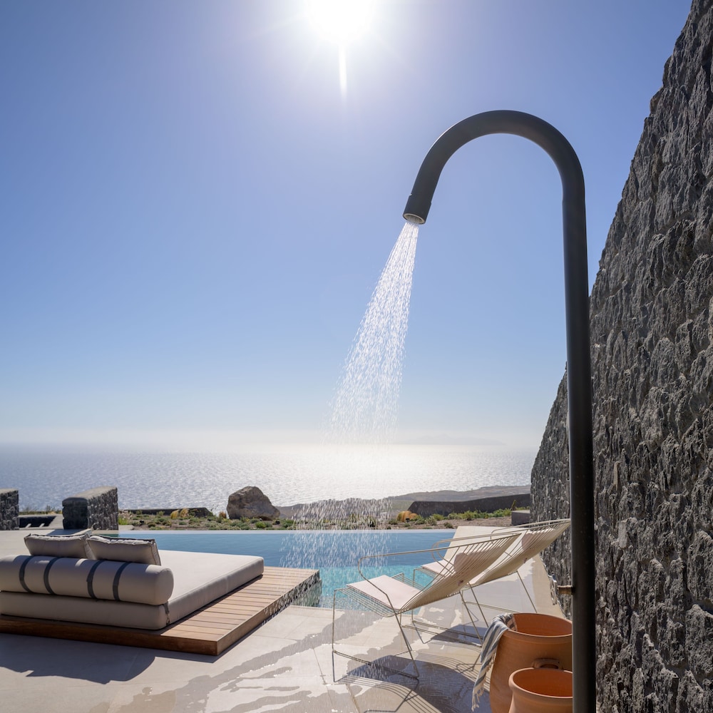 Junior Suite with Private Pool - Photo 17