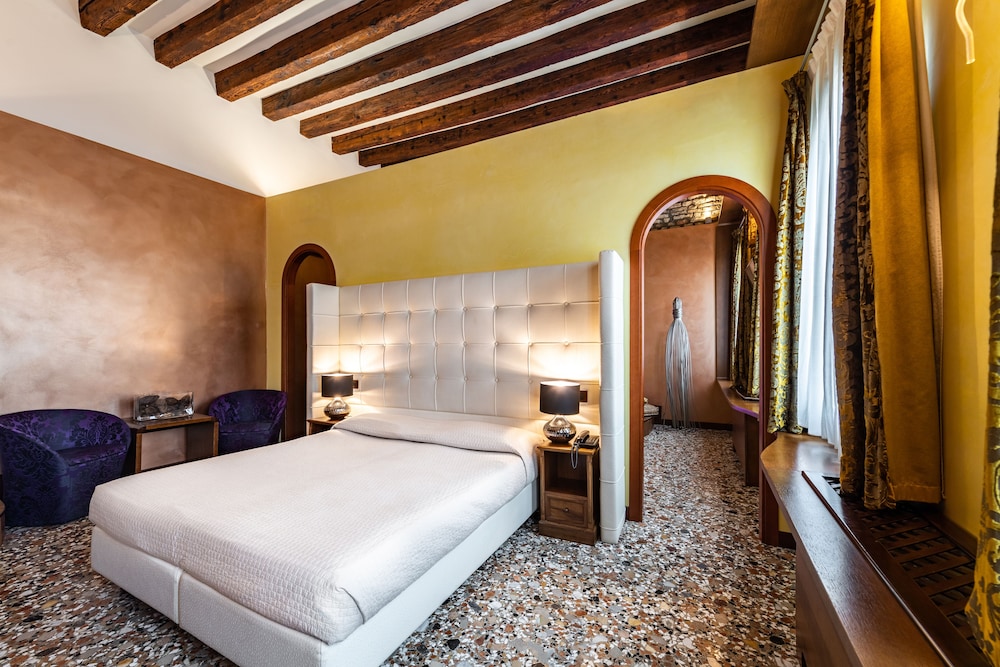 Suite, City View photo 1