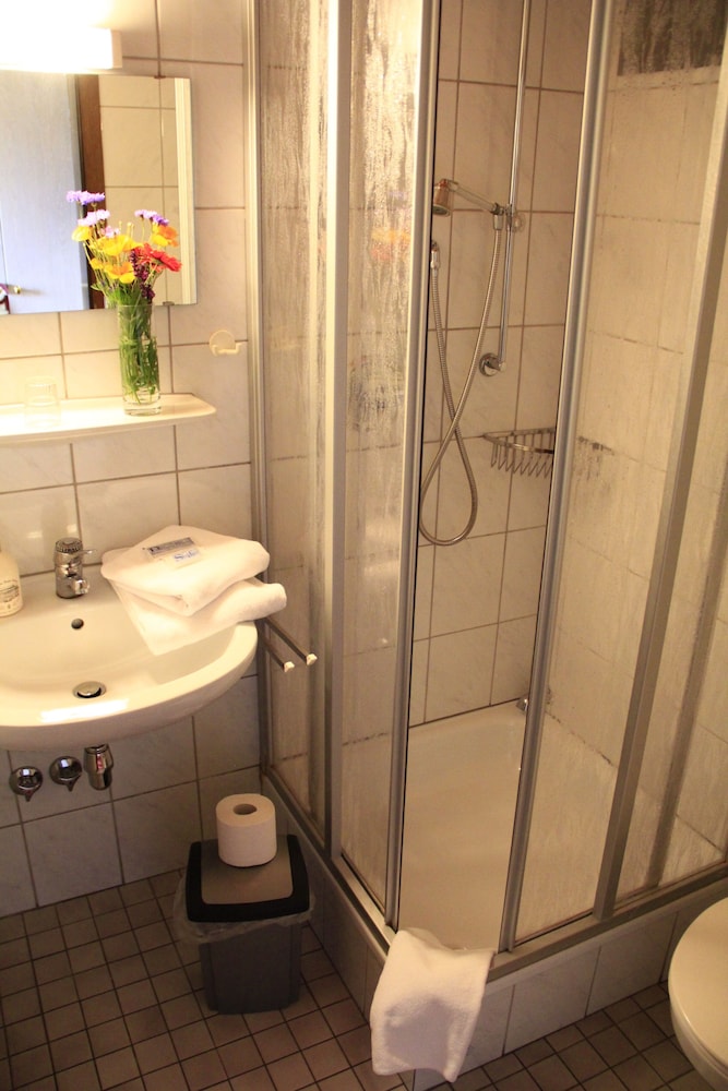 Standard Double Room, 1 King Bed photo 2