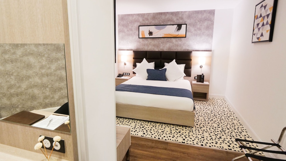 Family Room, Multiple Beds, Non Smoking, City View photo 2