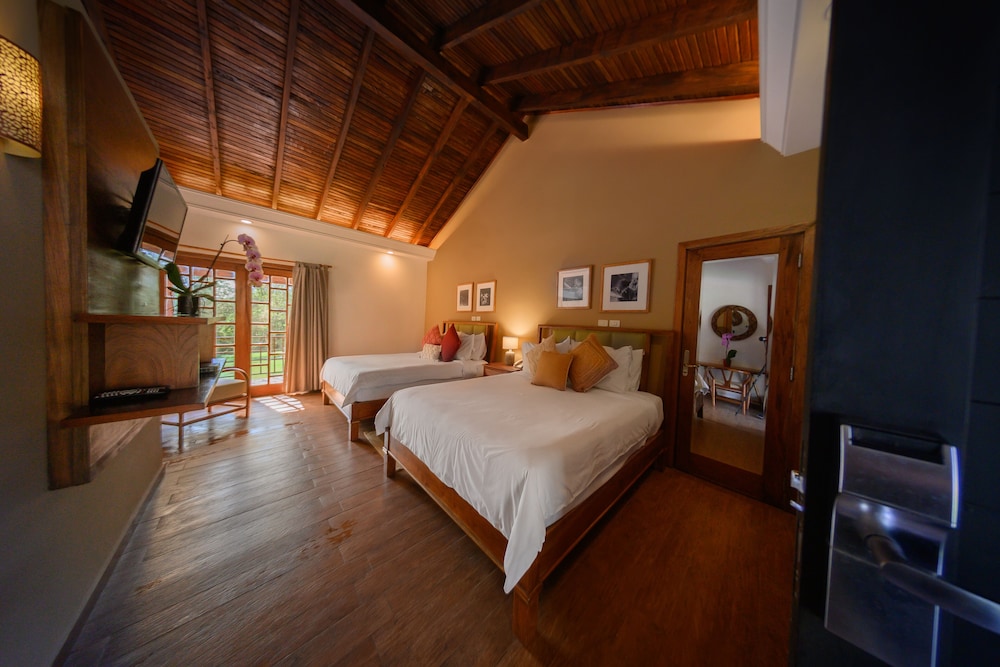 Deluxe 2 Queen Beds