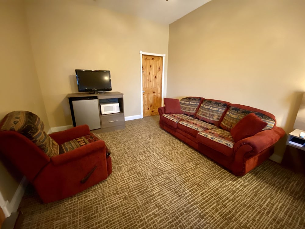 Single Room, 1 Queen Bed with Sofa bed - Photo 3