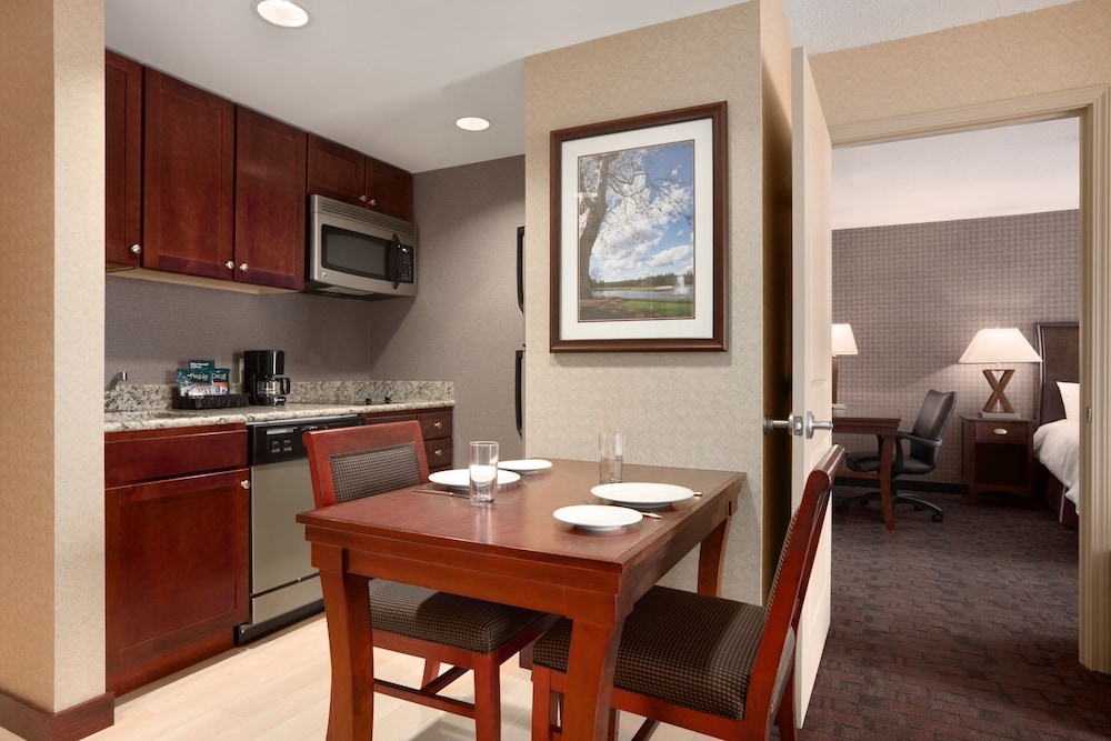 Suite, 2 Bedrooms, Accessible (Roll-in Shower) - Photo 5