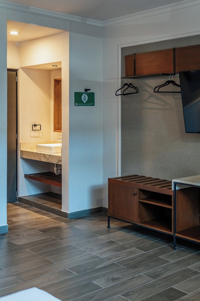 Double Room - Photo 9