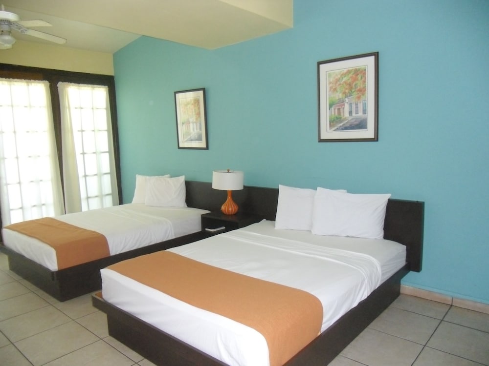 Superior Room, 2 Queen Beds, Kitchen, Beachfront photo 2
