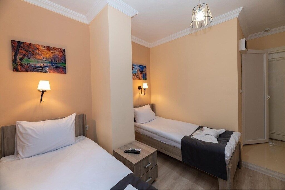 Standard Twin Room photo 2