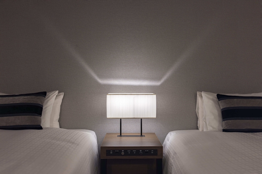Superior Twin Room for Single Use, Non Smoking photo 3