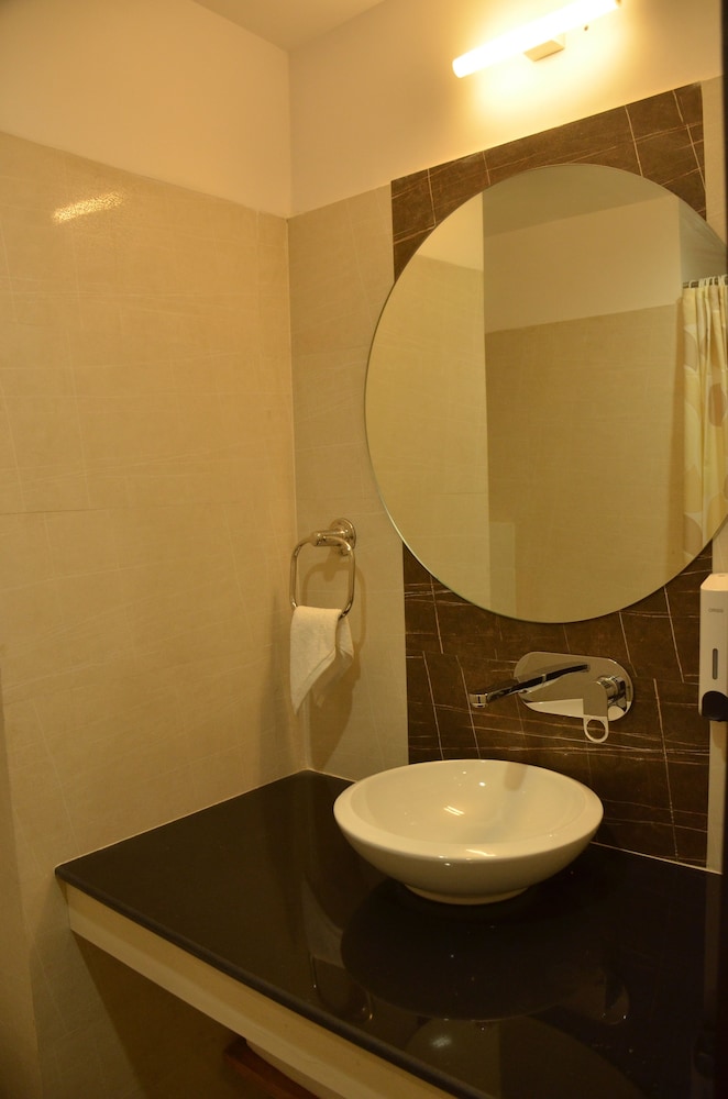 Deluxe Double Non A/C Room photo 2