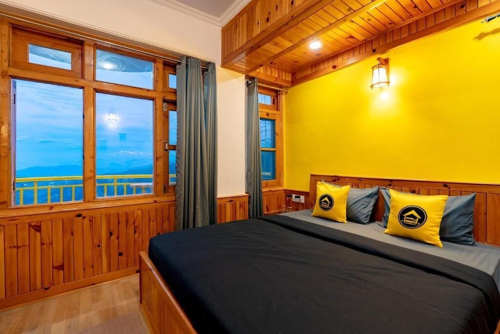 Deluxe Quadruple Room with Balcony and Mountain View photo 2