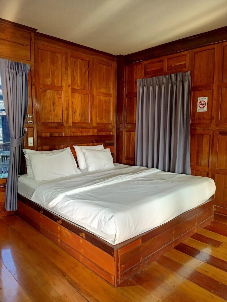 Standard House, 1 King Bed, Non Smoking, River View