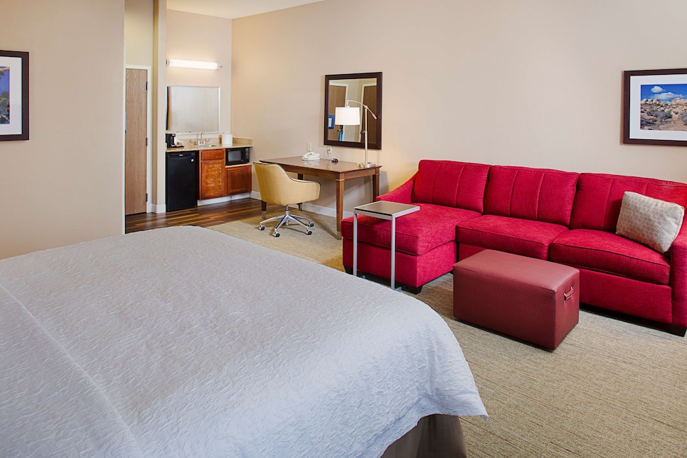 Studio, 1 King Bed, Non Smoking (Drinks & Snacks) - Photo 3