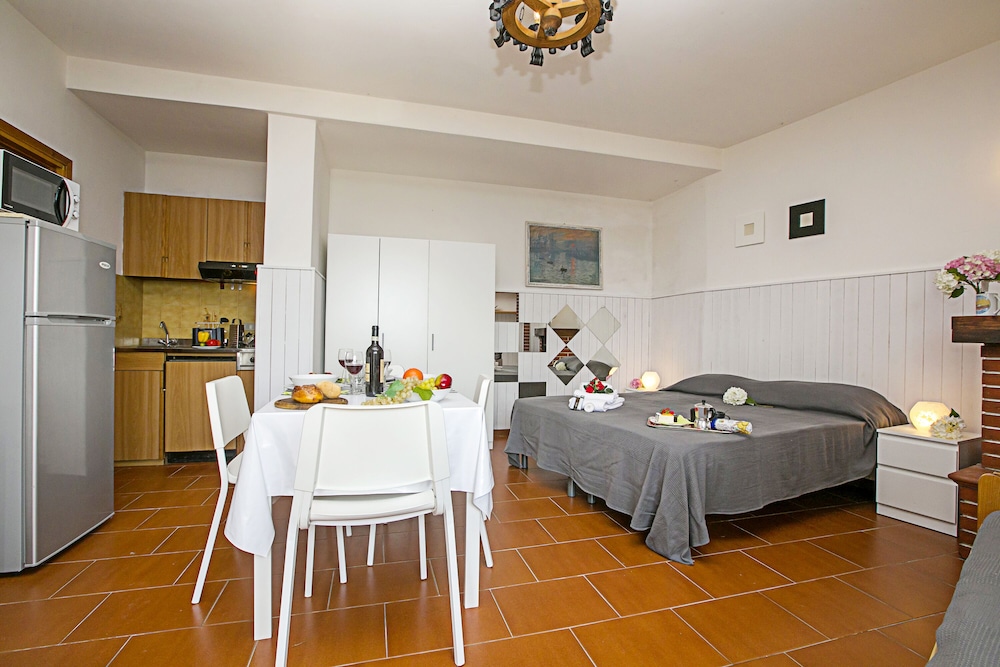 Family Studio, Mountain View, Mountainside (Tremosine Wonderful Lake View 1) photo 1
