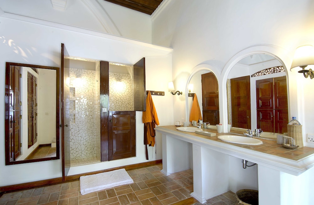Villa, 5 Bedrooms(4 double and 1 twin) photo 2