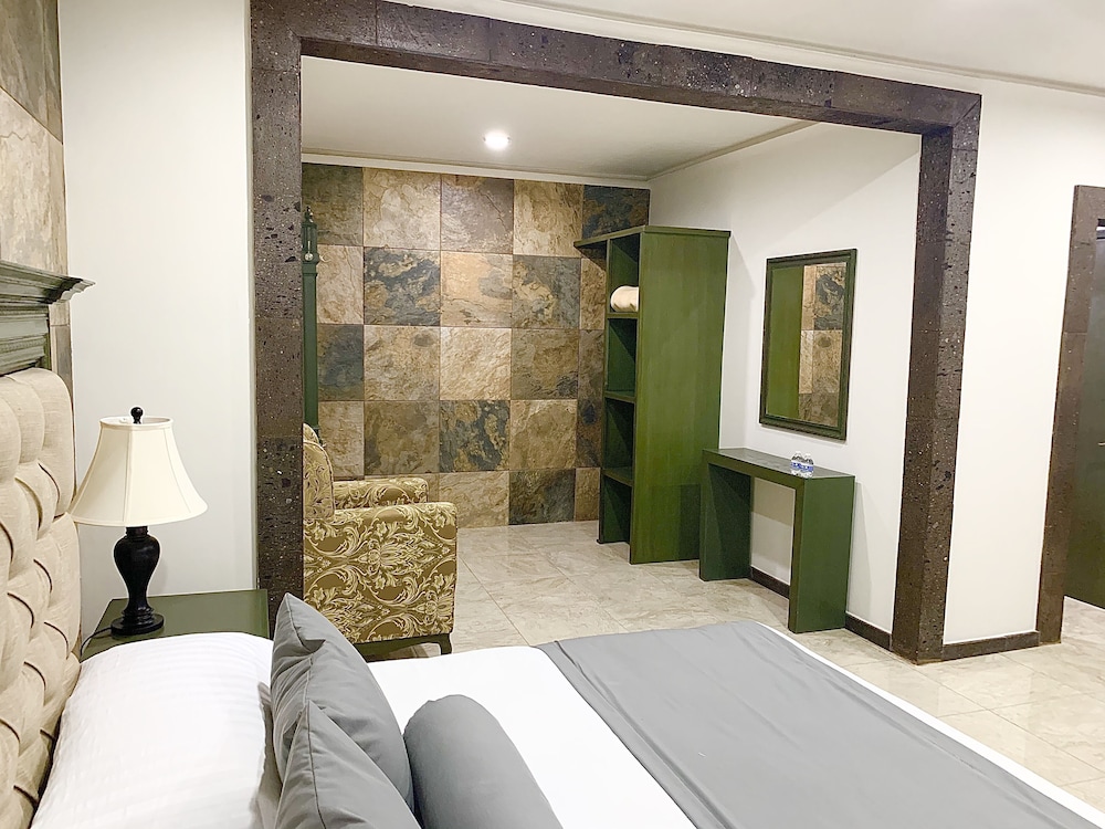 Presidential Suite, 2 Bedrooms, Jetted Tub photo 2