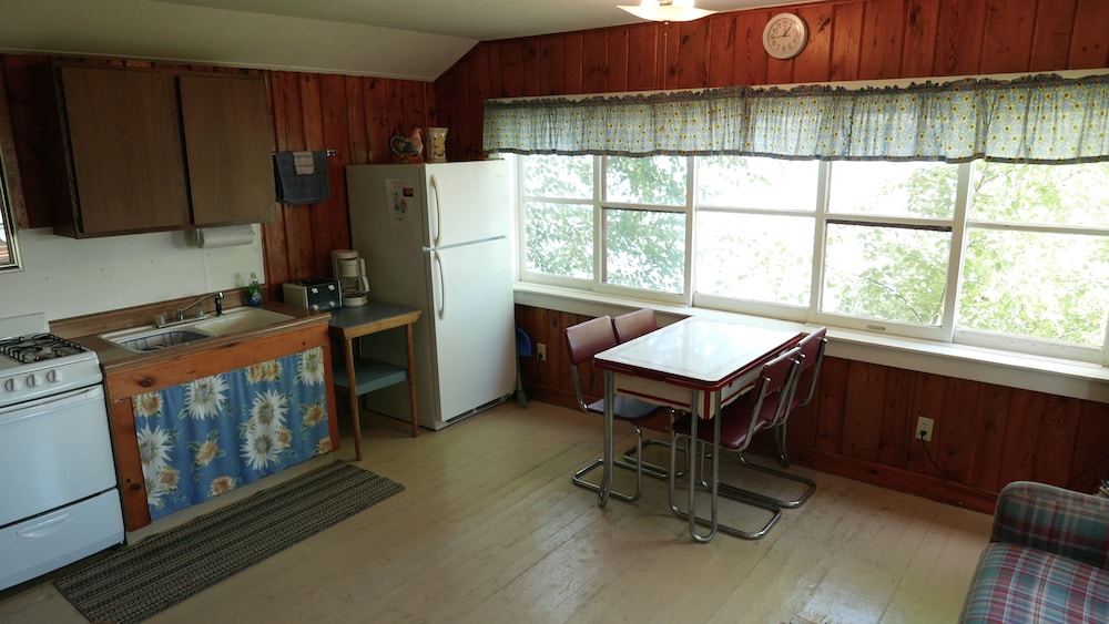 Rocky Point Cabin photo 3