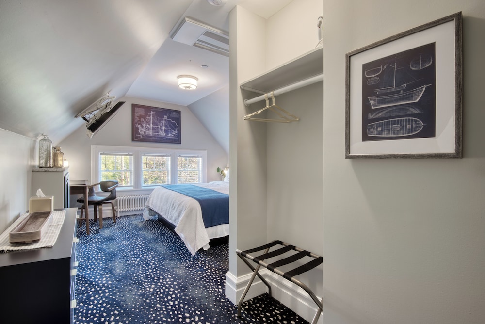 Suite #7 photo 2