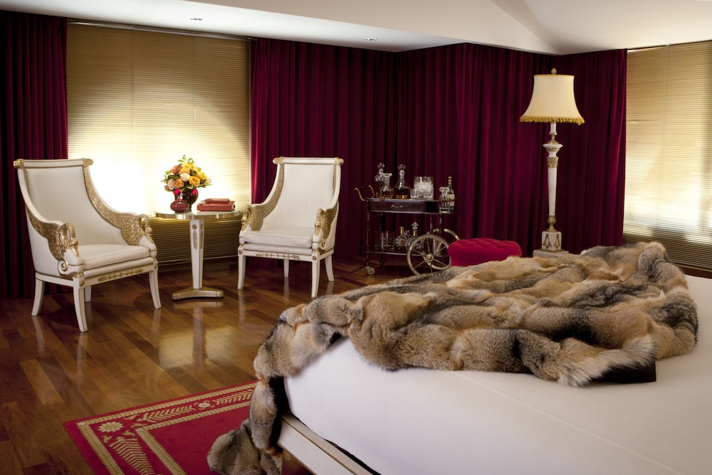 Suite, Tower