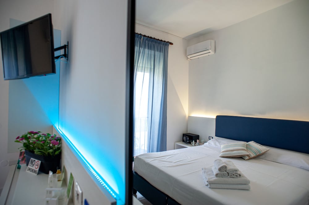 Classic Double Room, Balcony (Smart) photo 1