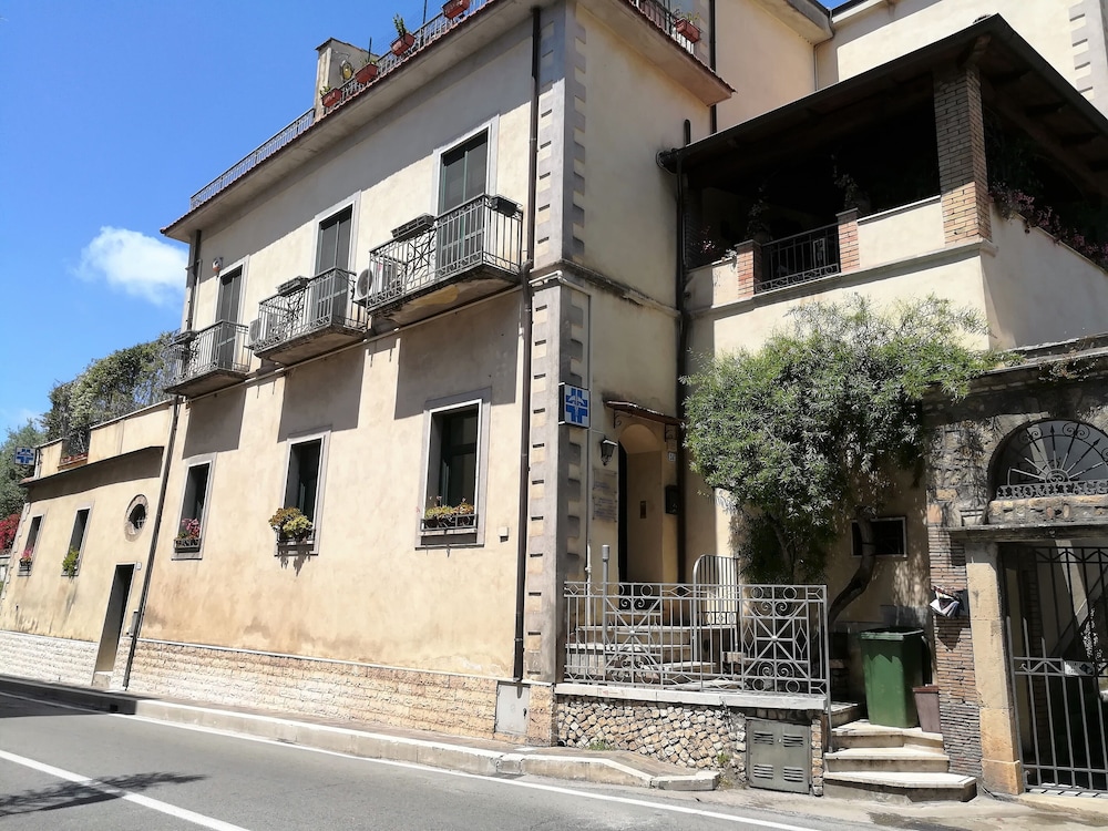 House, 2 Bedrooms, Terrace, City View photo 3