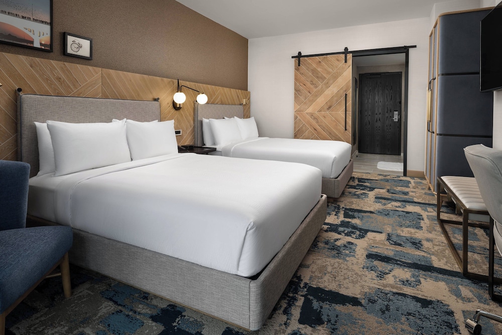 Room, 2 Queen Beds (Hearing Accessible) - Photo 4