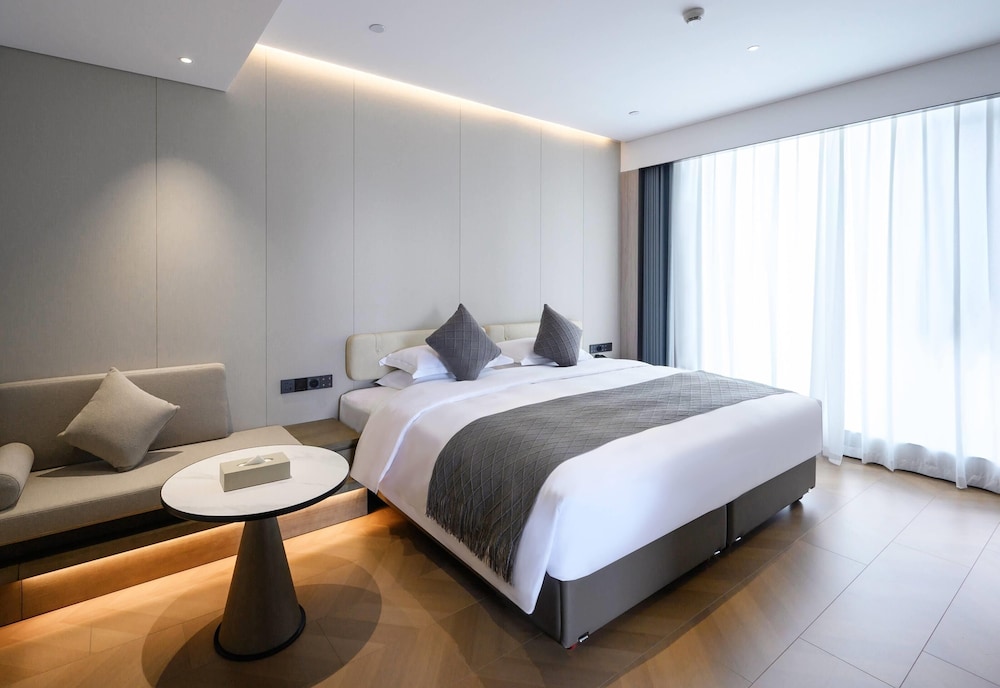 Room, 1 King Bed (Selected)