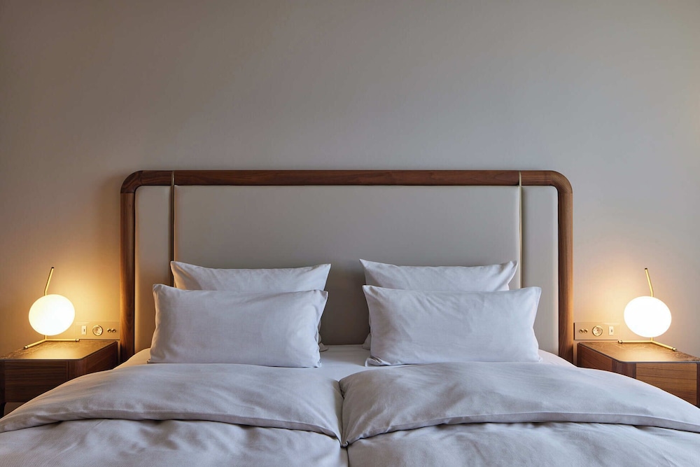 Room (Preferred)