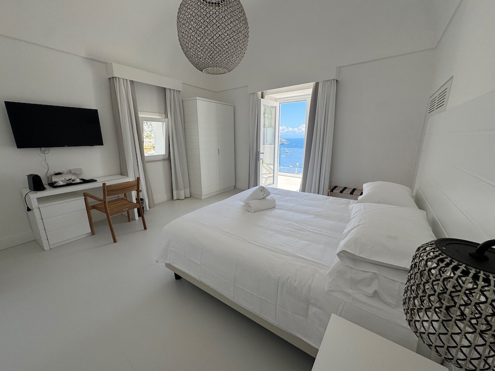 Deluxe Double or Twin Room - Photo 1