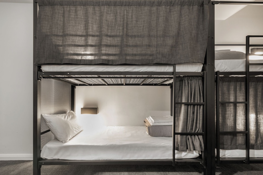 Entire 4-Bed Dormitory with Shared Bathroom